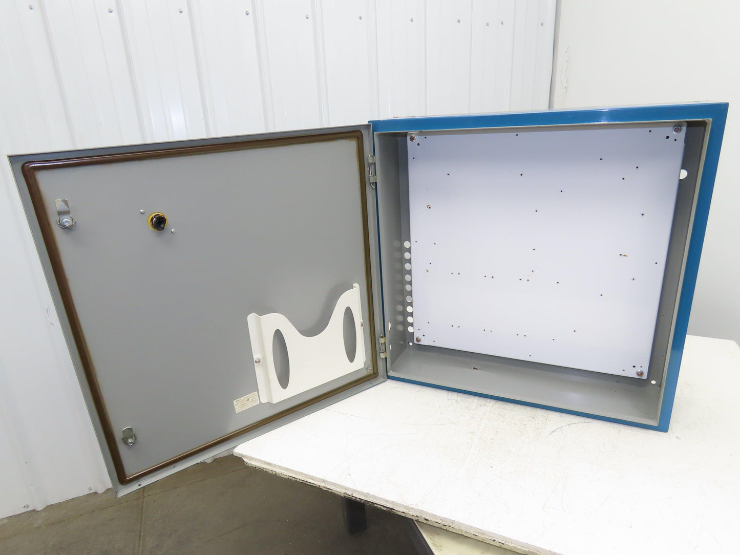 SCE SCE-30EL3008LP Industrial Electrical Enclosure With Backplate 30x30x8"