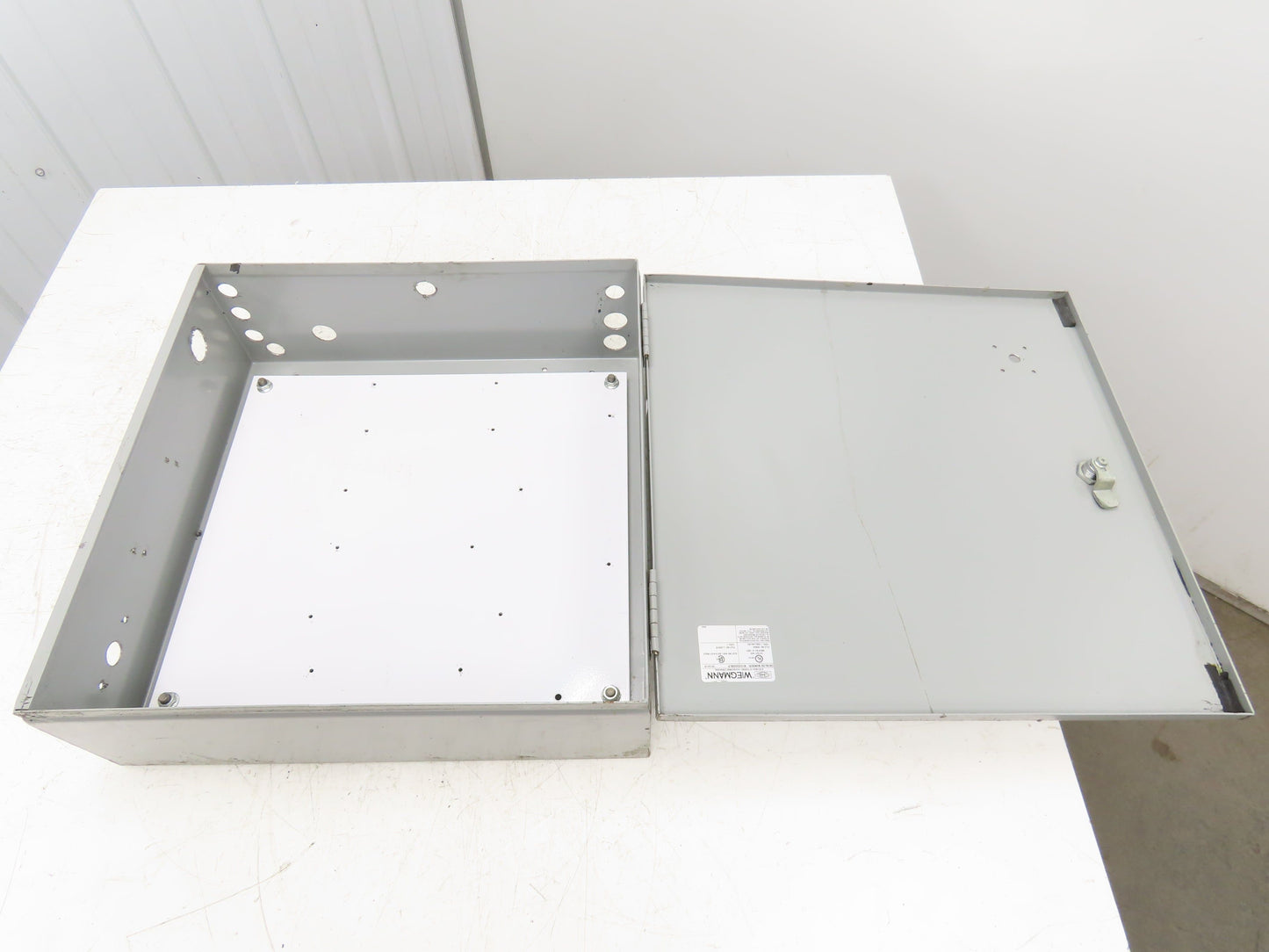 Wiegmann N1C202006LP Industrial Electrical Enclosure With Backplate 20x20x6"