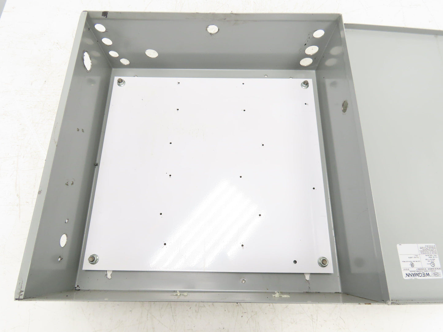 Wiegmann N1C202006LP Industrial Electrical Enclosure With Backplate 20x20x6"