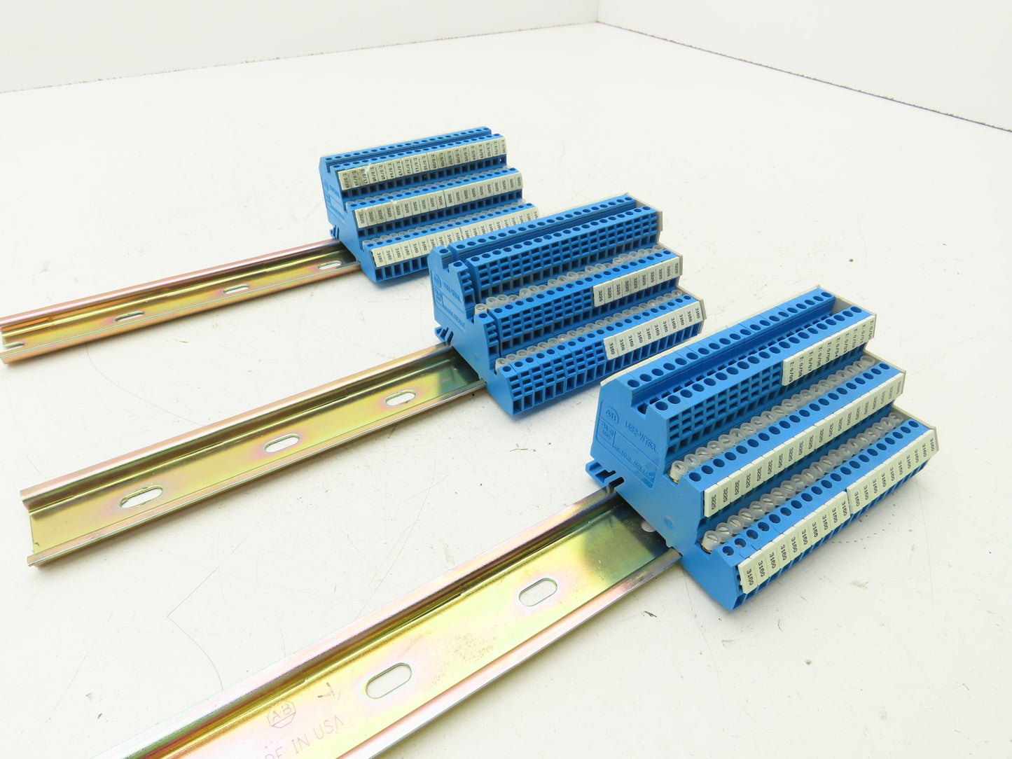 Allen Bradley 1492-WTS3 Terminal Block Din Rail Blue 2.5mm 500V Lot of 60