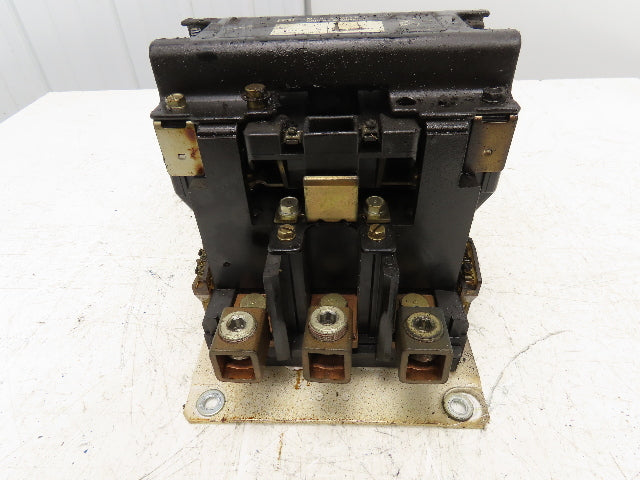 Square D 8502 SG02 Contactor Motor Starter 600V 3 Pole Nema Size 5 120V Coil