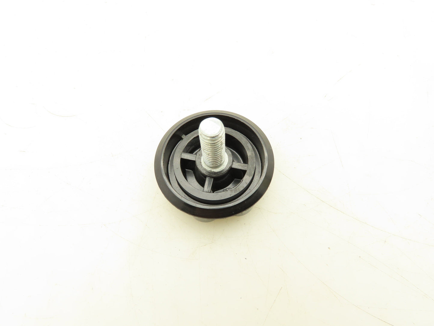 McMaster Carr 6479K41 Black Plastic Knob 3/8"-16 x 1" Stud 2" Head Lot of 20