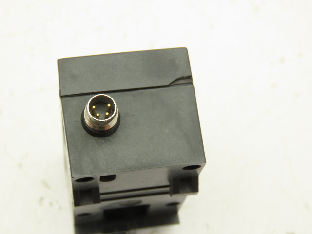 Festo SDE1-D2-G2-W18-L-P2-M8 Differential Pressure Sensor Display 0-2 Bar