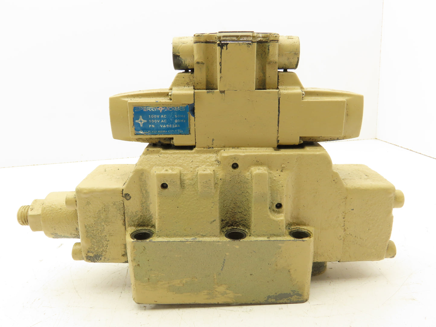 Vickers DG4V-3-6C/DG5V-H8-3C Hydraulic Directional Solenoid Valve 100/110V