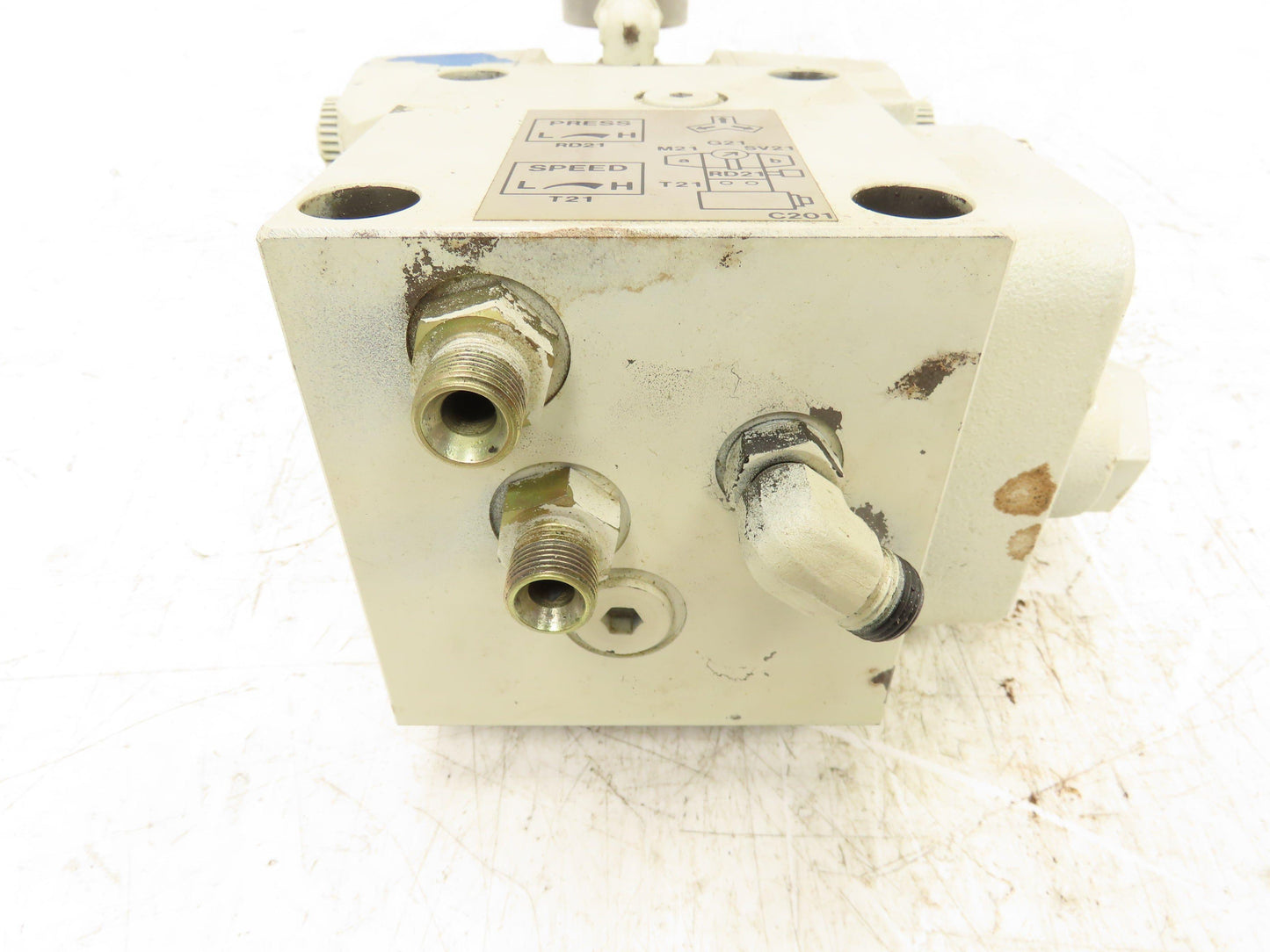 Vickers DG4V-5-2C-M-P7L-H-6-30 Directional Solenoid Reducing Check Valve Stack