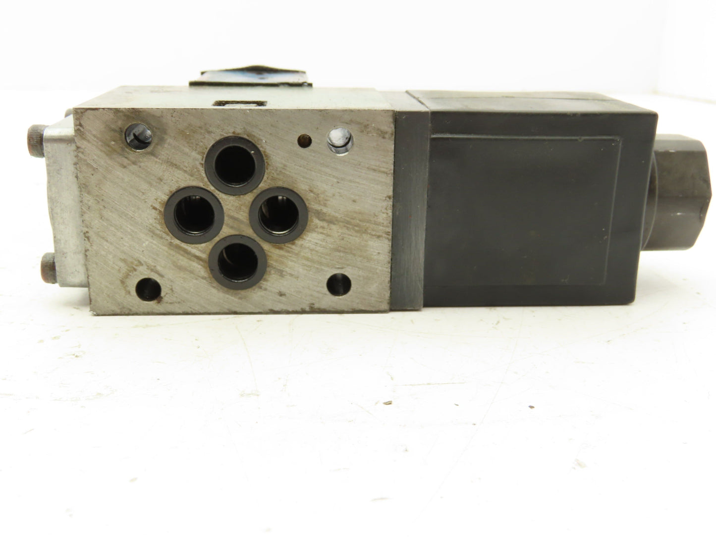 Rexroth 4WE6D-51-M0/AW100-00-NPL Hydraulic Directional Solenoid Valve 110V