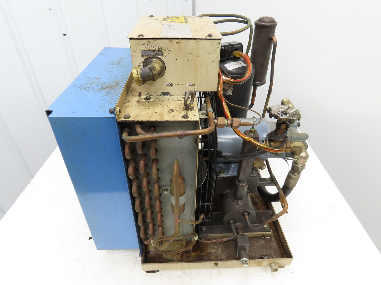 Daikin AKS103Y Oilcon Oil Chiller Unit DF-22 Coolant Compressor Heat Exchanger