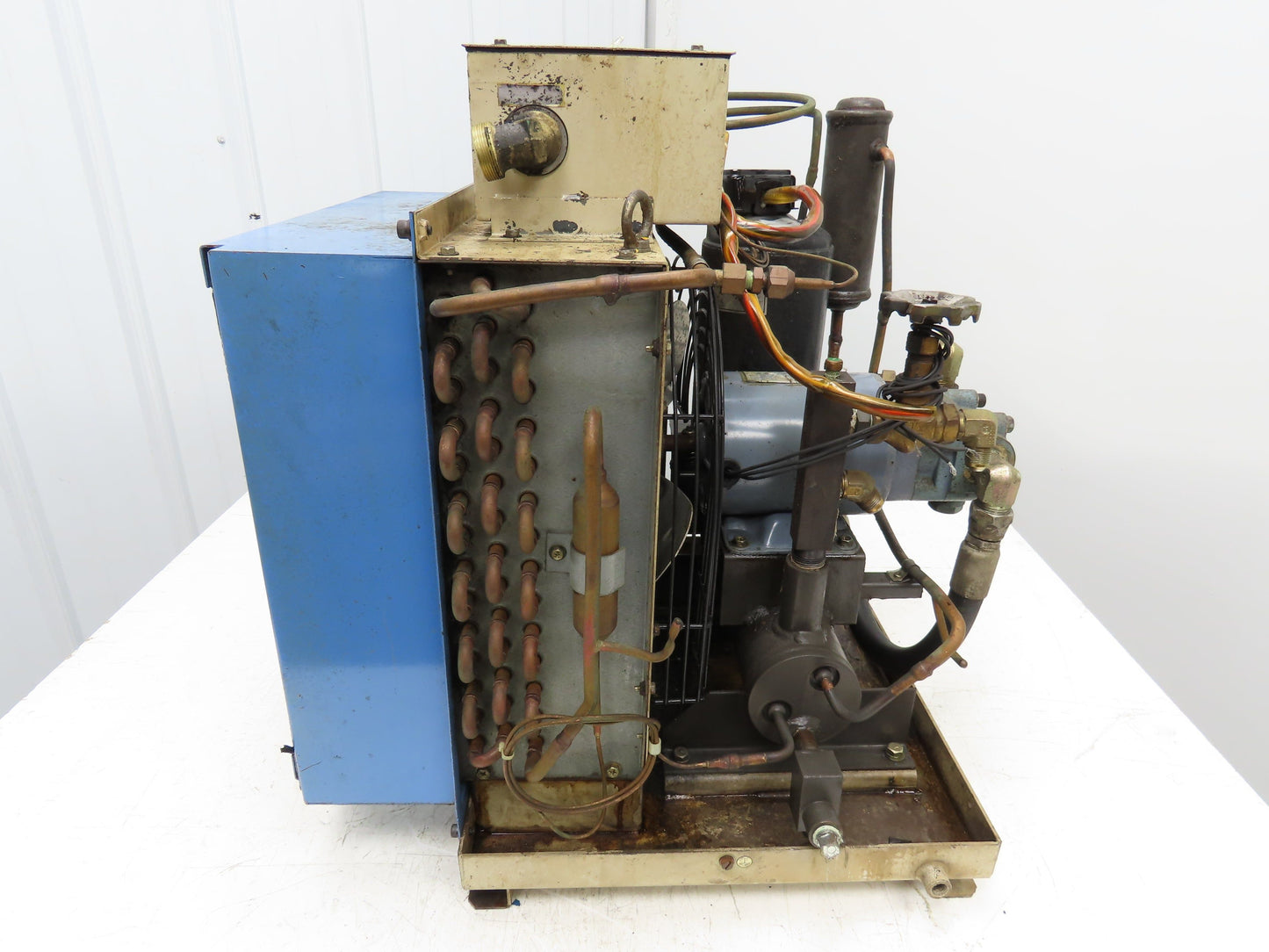 Daikin AKS103Y Oilcon Oil Chiller Unit DF-22 Coolant Compressor Heat Exchanger