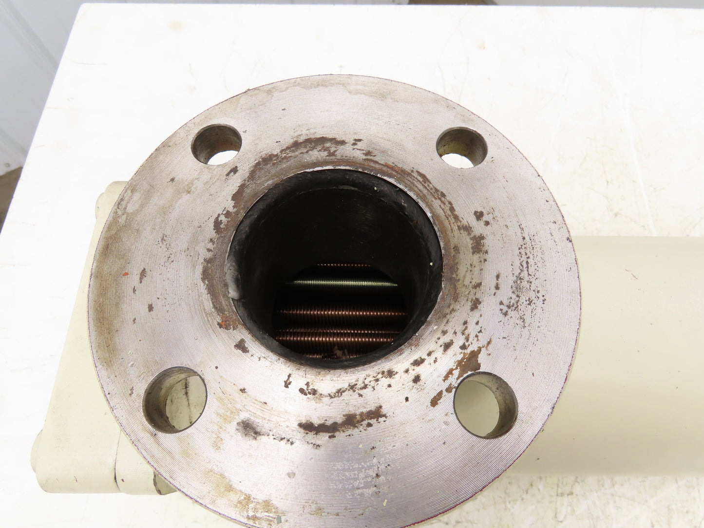 2-Pass Shell & Tube Heat Exchanger Oil Cooler 1.5" NPT x 2.5" Flanged 31"L