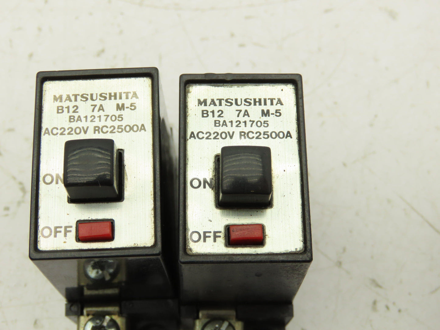 Matsushita 1-Pole Circuit Breaker 1A, 3A, 5A, 7A 220V RC2500A  Lot of 10