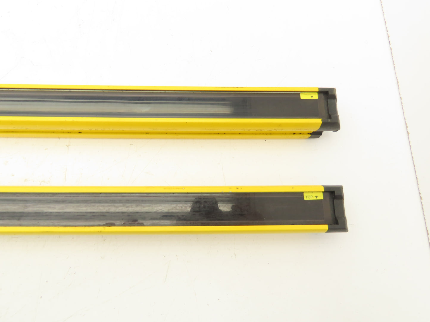 Omron F3SG-4RE0880P14-D Safety Light Curtain Set Receiver Emitter 880mm Set