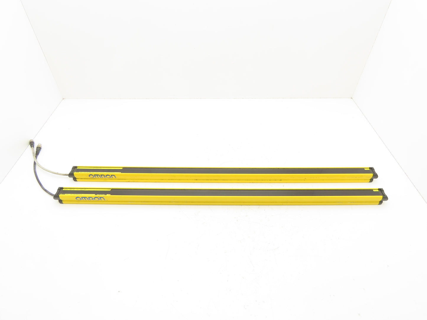 Omron F3SG-4RE0880P14-D Safety Light Curtain Set Receiver Emitter 880mm Set