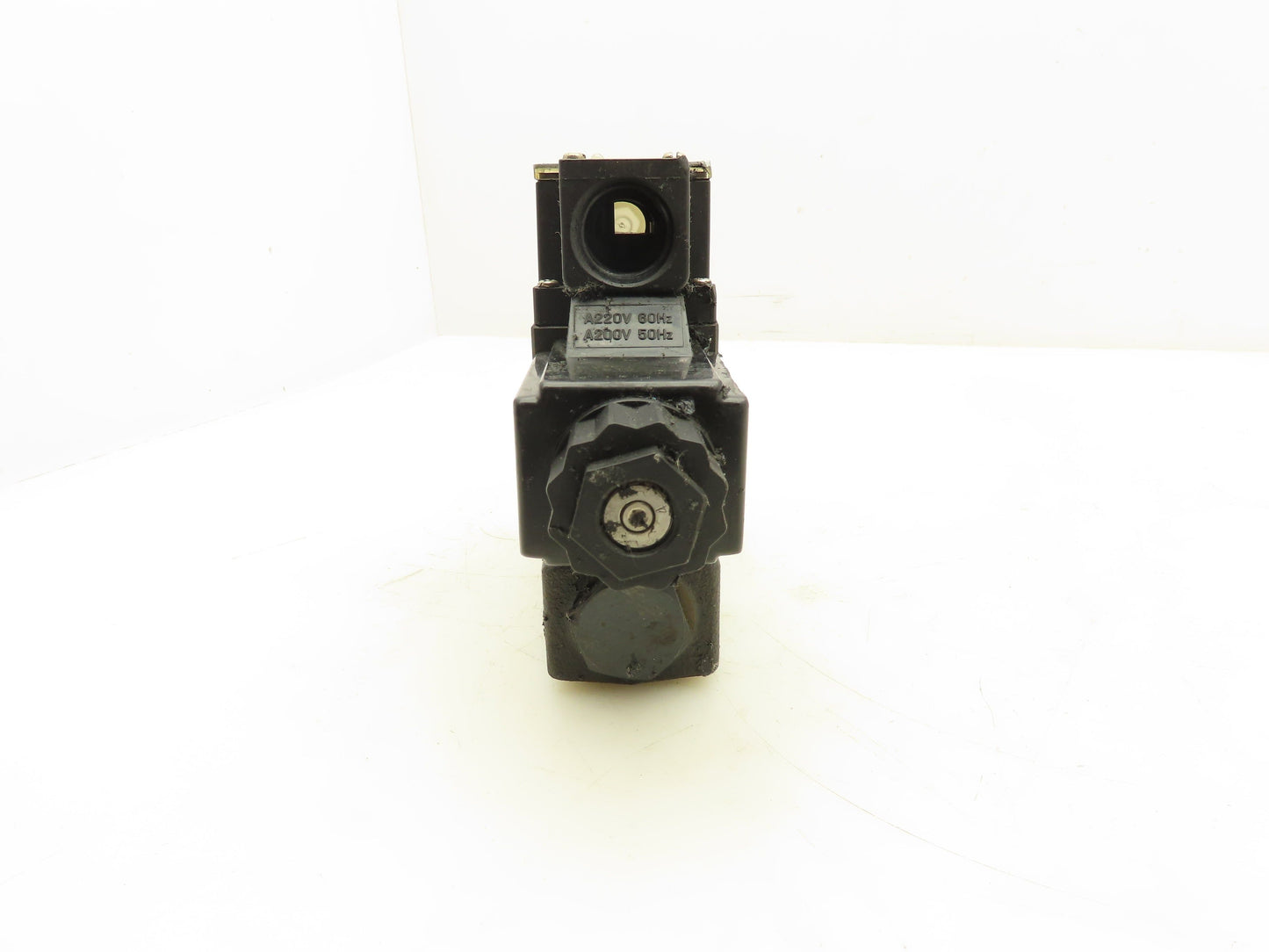 Northman SWH-G02-B2S-A220 Direction Control Solenoid Check Valve Stack 220V