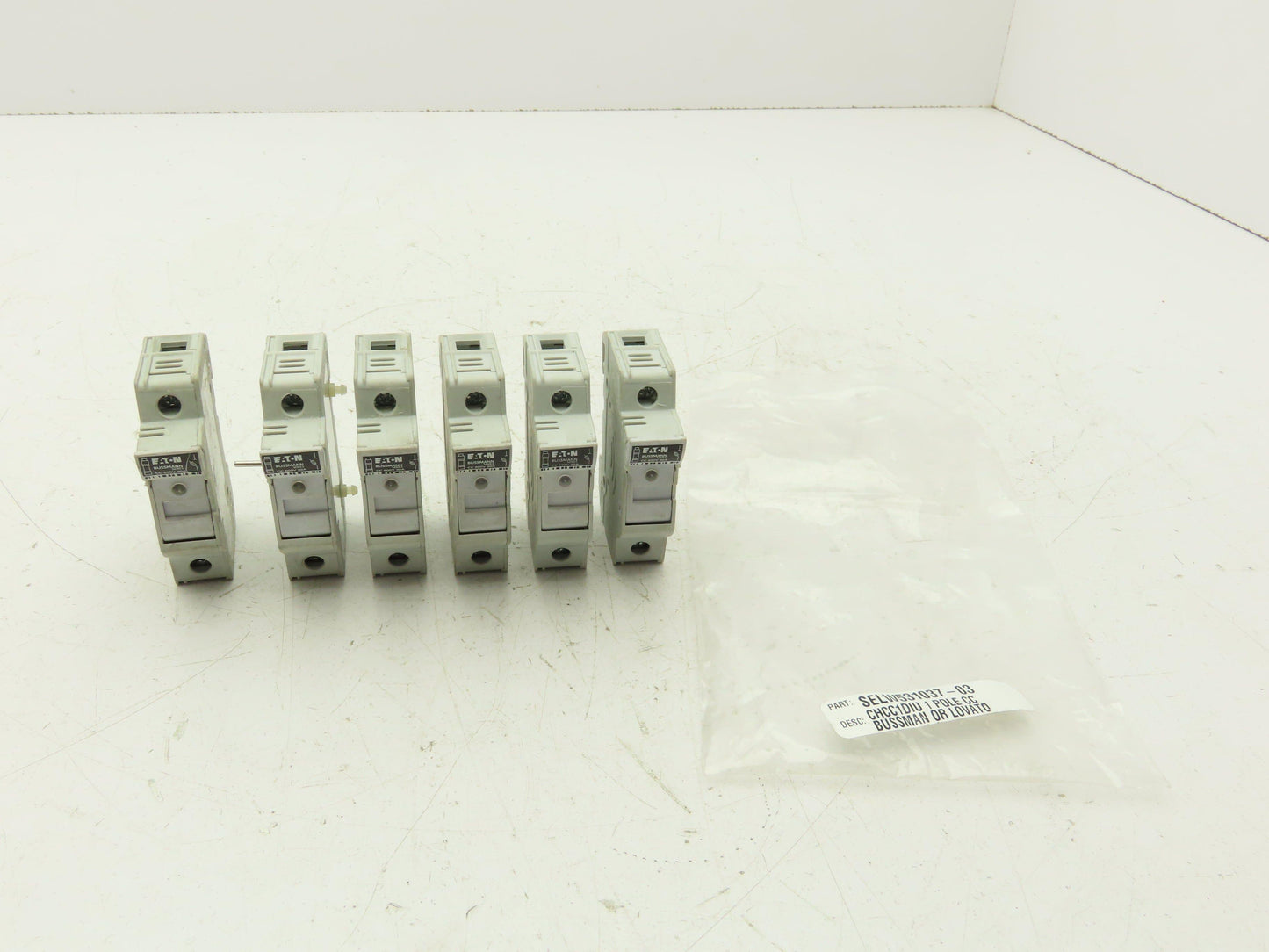 Eaton CHCC1DIU DIN Rail Fuse Holder 1-Pole 30A w/Indicator Light  Lot of 6