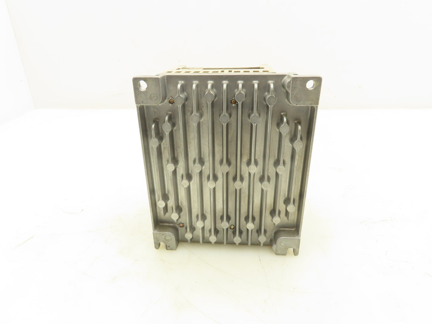 Yaskawa CIMR-J7AM40P2 Variable Speed Drive AC Drive VFD 480V 1.6A 3Ph Parts Only