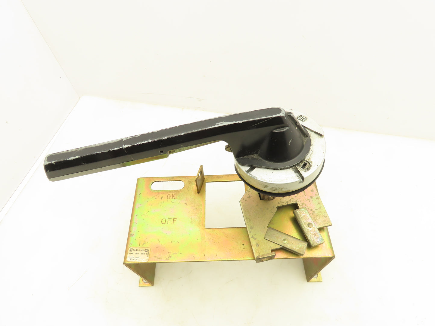 Square D 5114028630 Disconnect Mechanism And Handle Type LM-1 Ser.B