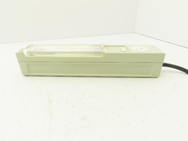 Wiegmann WKL025SWLT120 Fluorescent Magnetic Enclosure Light Outlet 15A