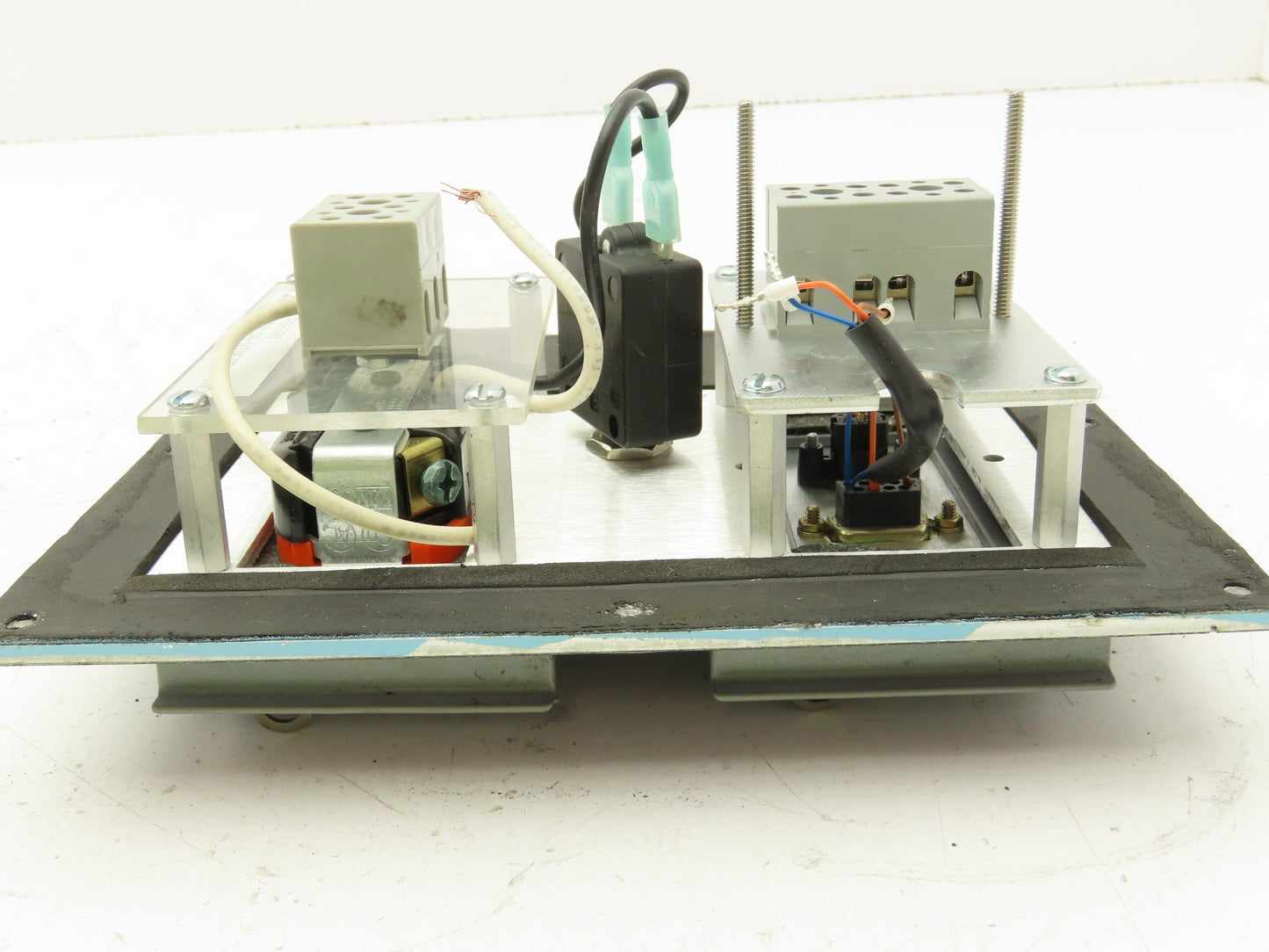 Sine Taylor-Winfield P22939 Limit Outlet Programmer 2-Port Assembly Panel