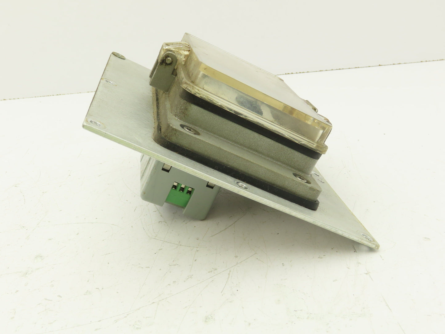 GracePort Engineered P-R2-M3RF3 Ethernet Interface Panel Connector 120V 3A Cover