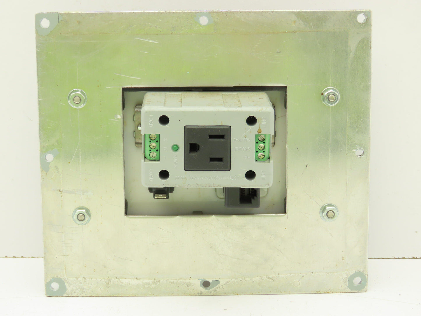 GracePort Engineered P-R2-M3RF3 Ethernet Interface Panel Connector 120V 3A Cover
