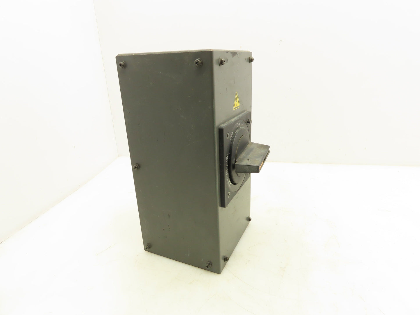 Fanuc A05B-2400-C402 Circuit Breaker Box Rotary Disconnect Switch 20A 3P