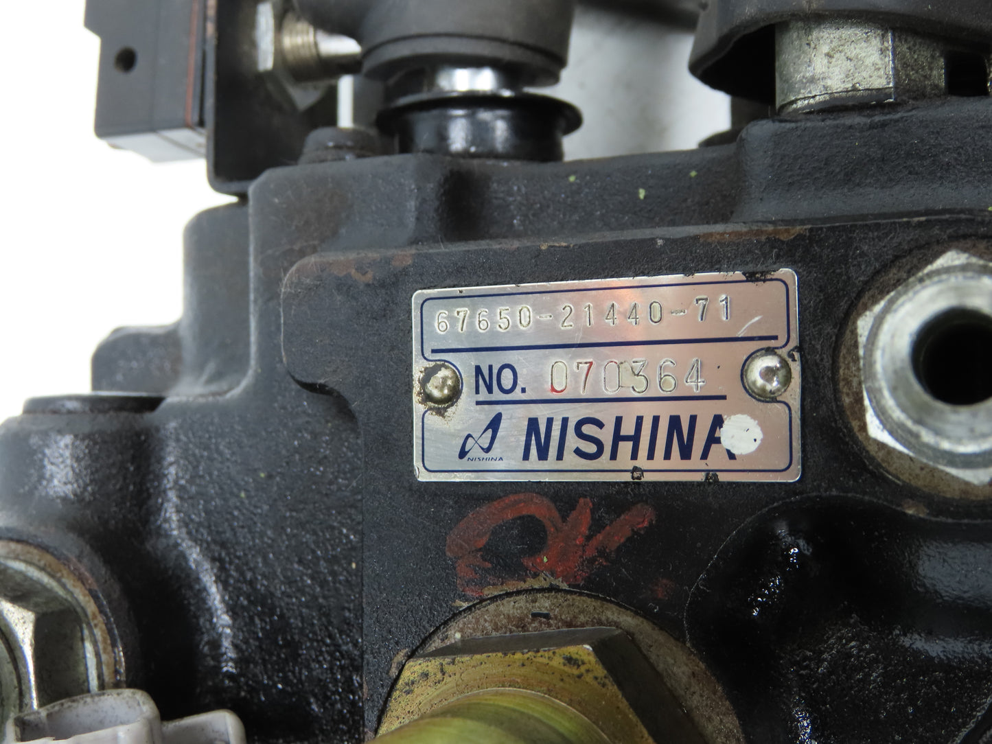 Toyota 67650-21440-71 Nishina Forklift Hydraulic Control Valve 3-Lever 7FBCU25