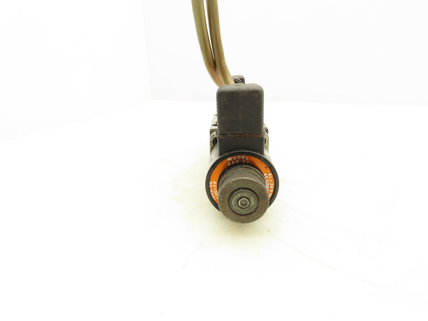 Nachi SA-G01-C6-C1-11 Hydraulic Directional Solenoid Valve 110V 1.9A