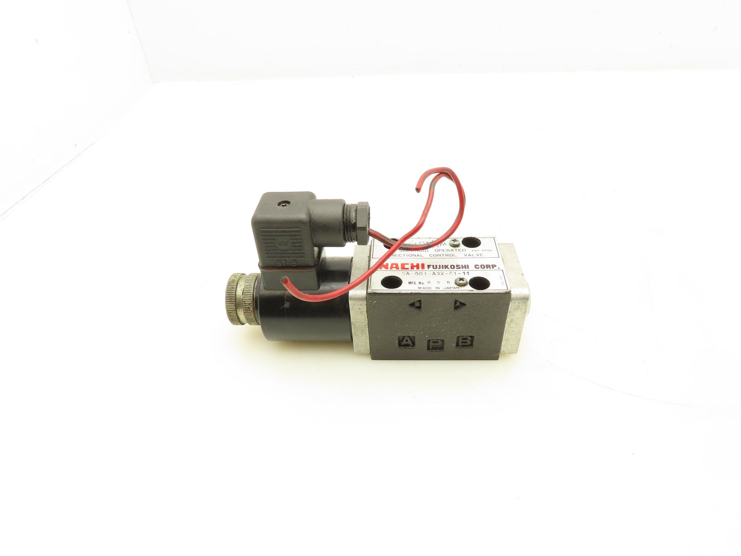 Nachi SA-G01-A3X-C1-11 Hydraulic Directional Solenoid Valve 110V 2.0A