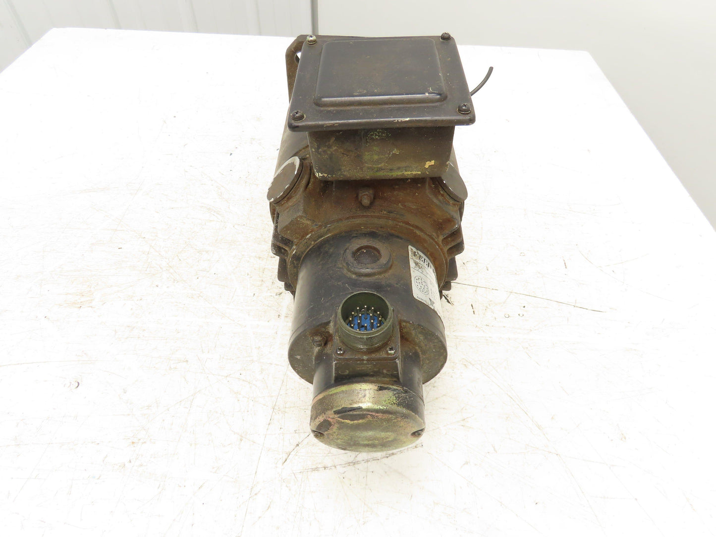 Yaskawa UGJMED-80MMU41 Minertia Servo Motor 112V 1100W 1000 RPM TFUE-25ZD7