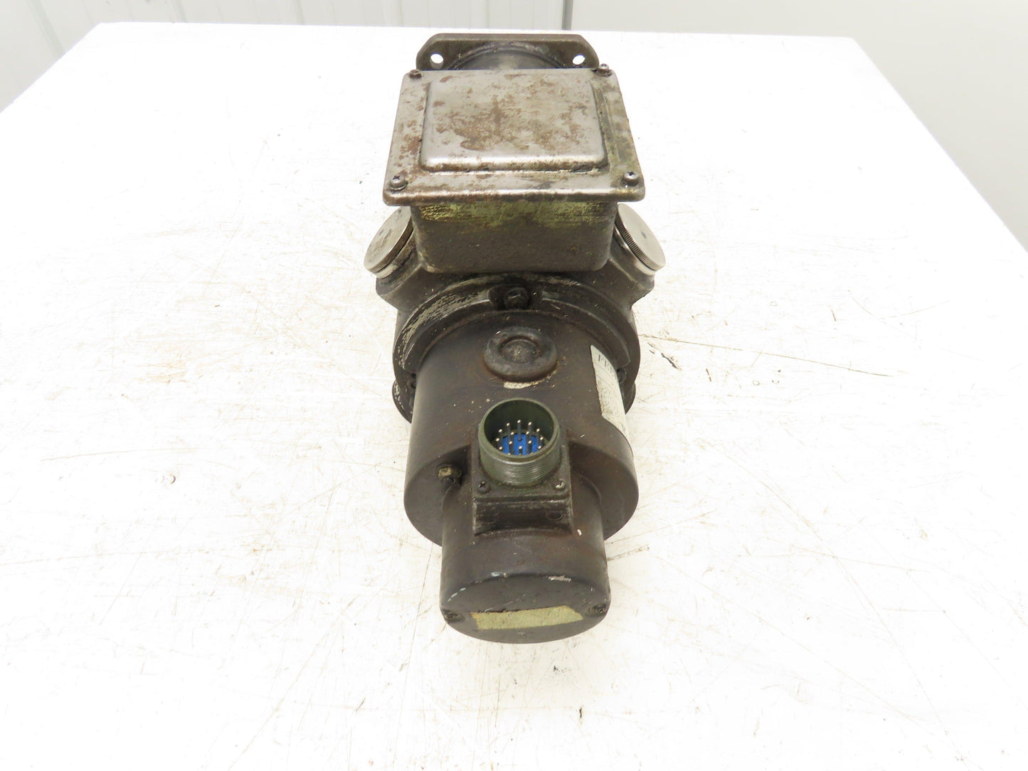 Yaskawa UGJMED-60LMU11 J-Series Minertia Servo Motor 94V 850W 1000RPM TFUE-30ZD7