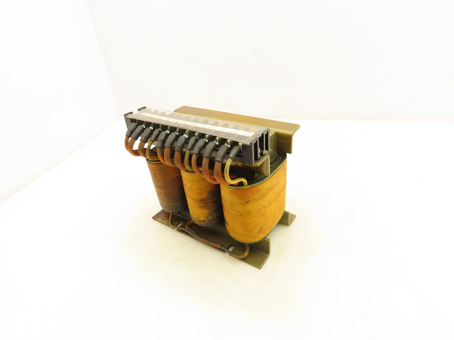 GOMI Electric MTR119 Industrial Transformer 3KVA 200/240V