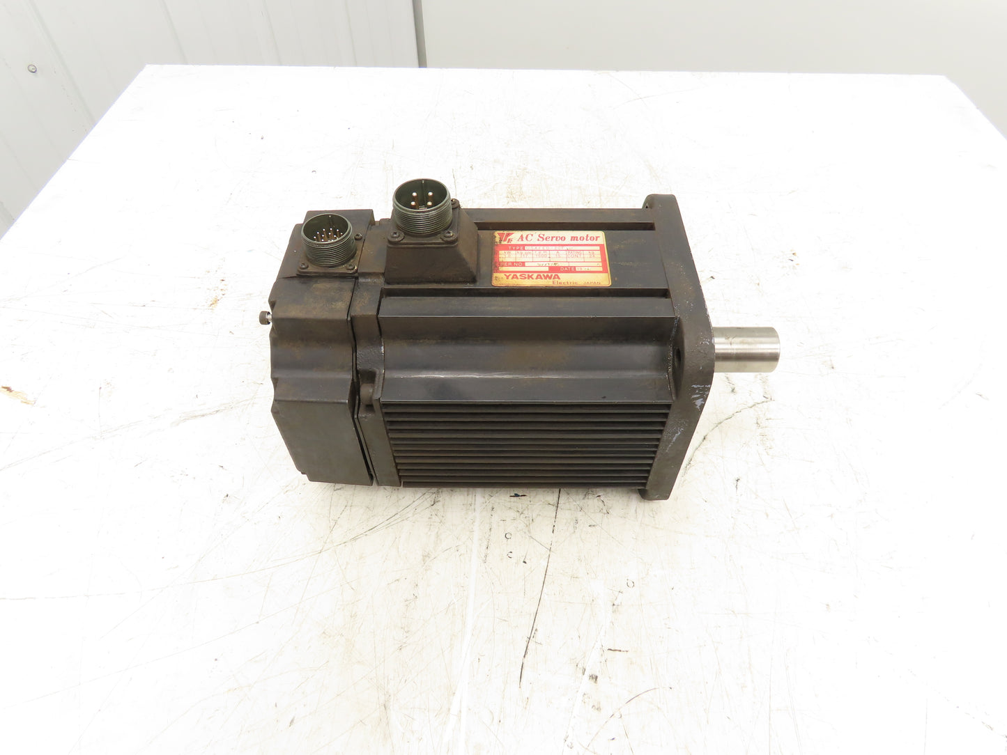Yaskawa USAFED-20FB2 AC Servo Motor 1.8kW 1500 RPM 15A Encoder MLP-7728