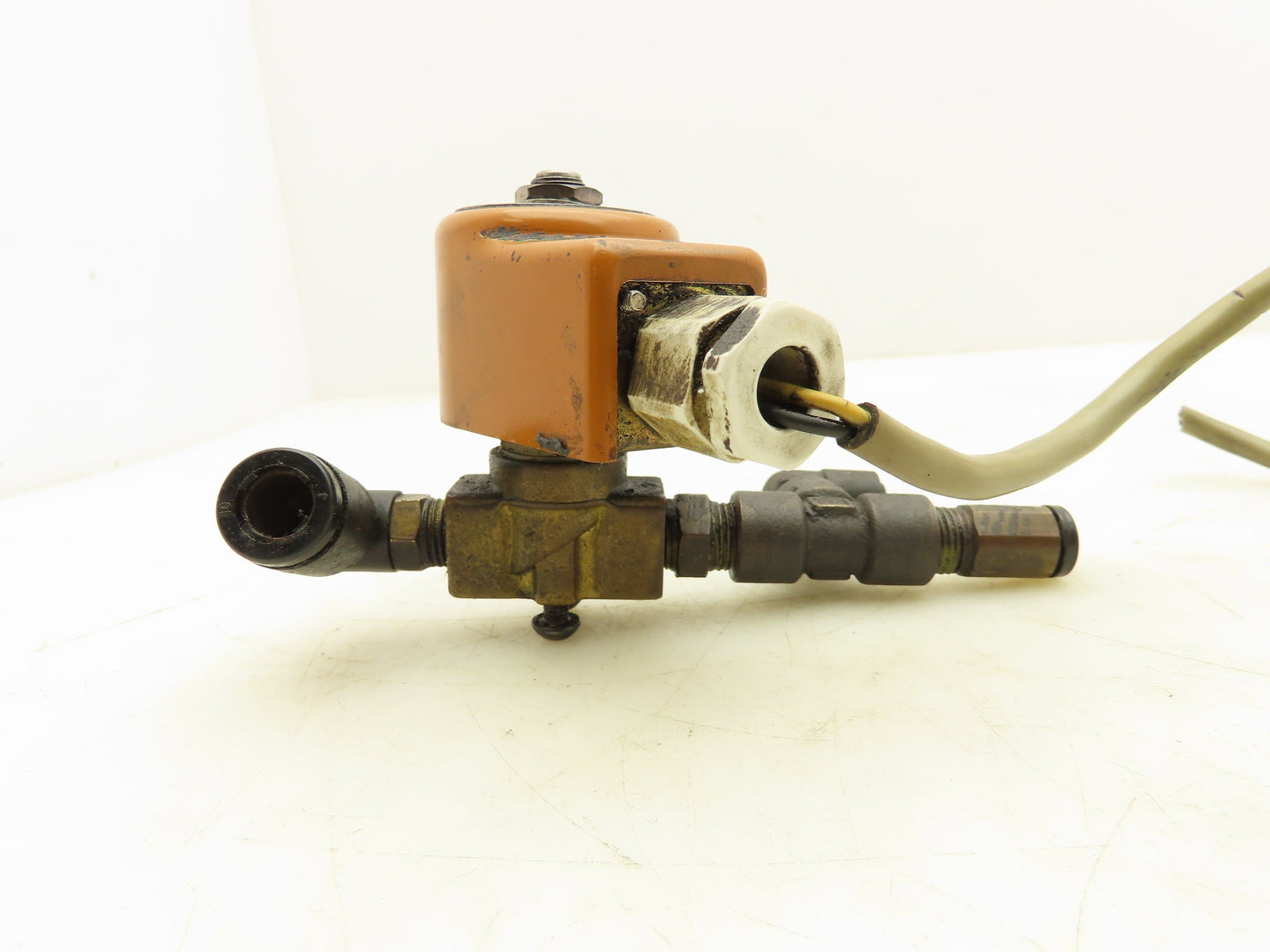 Lucifer 121K01 Solenoid Valve 100V 9W  100 psi 1/4"