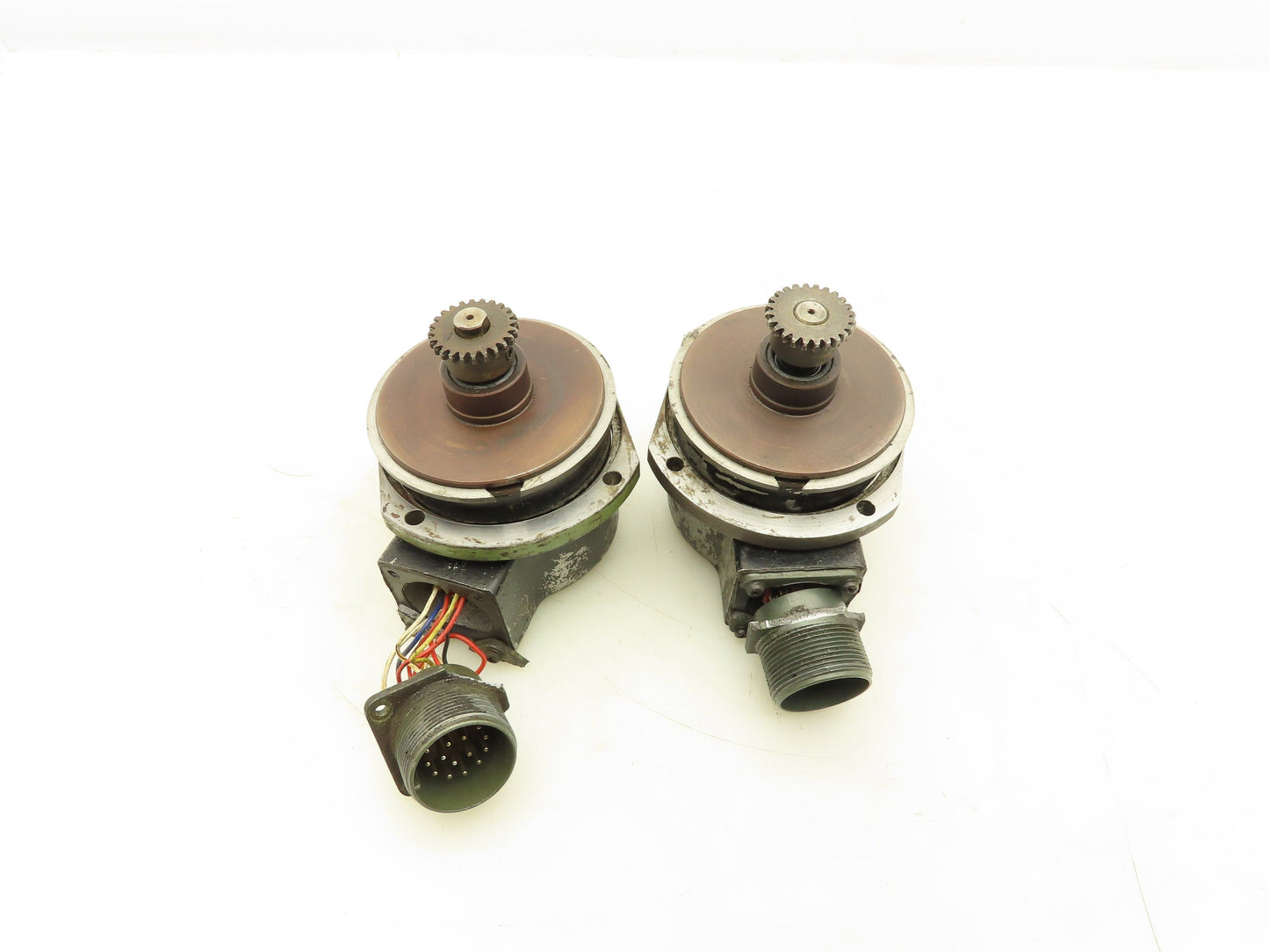 Fanuc A860-0301-T002 Pulse Coder Unit 2500 Pulse/Rev 3/8" Shaft W/Gear Lot Of 2