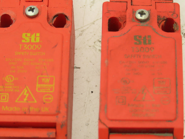 Sti T3009 Omron Safety Interlock Switch Lot of 2