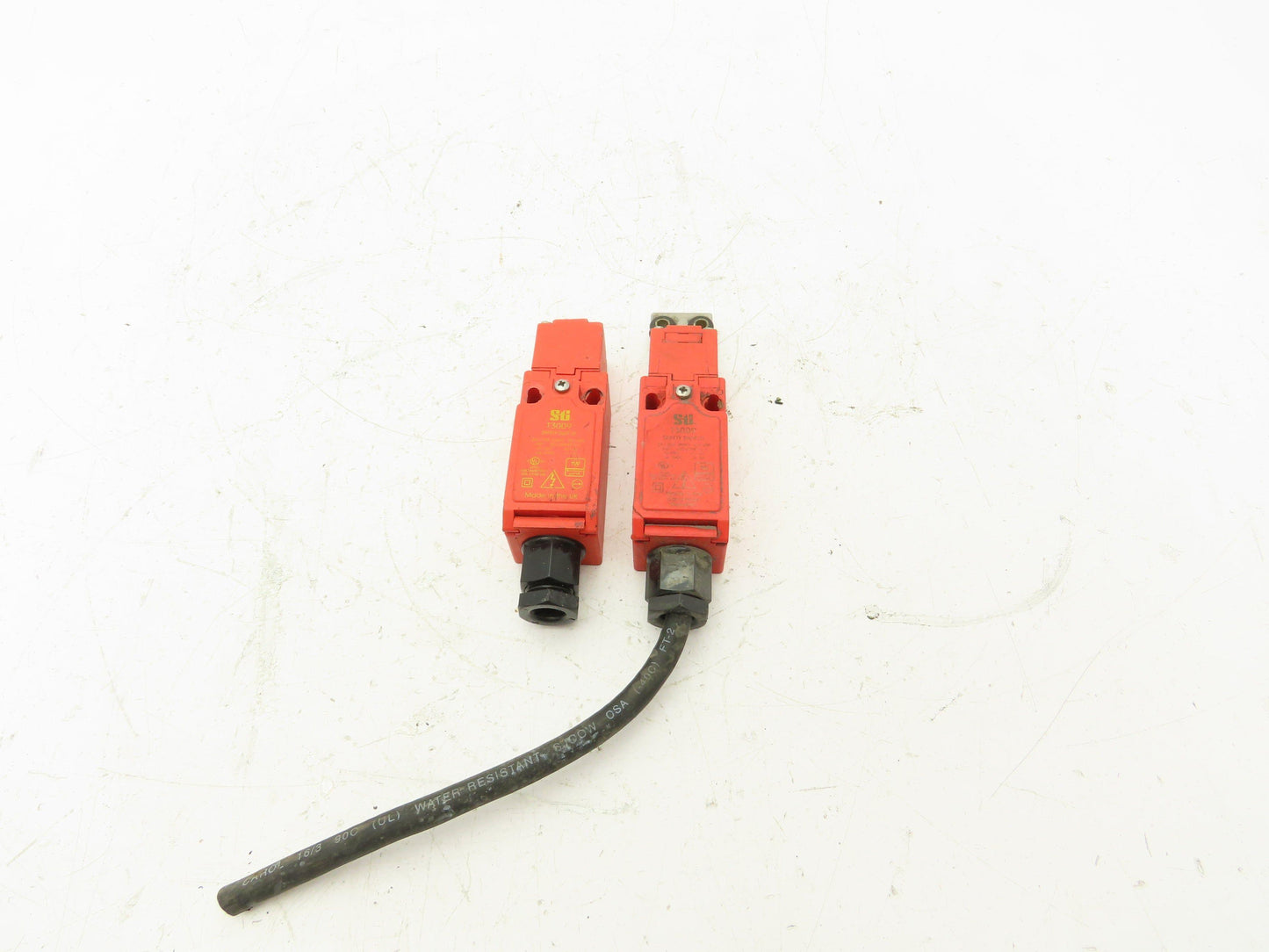 Sti T3009 Omron Safety Interlock Switch Lot of 2