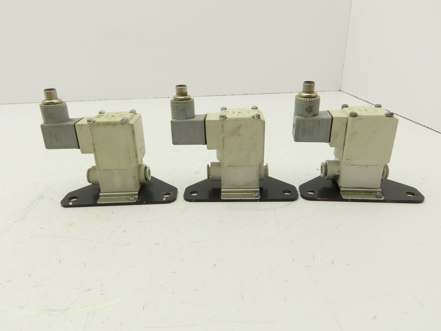 SMC VX230HZ3A 2-Way Solenoid Valve NC 24VDC 3/8" Push Connect  Lot of 3