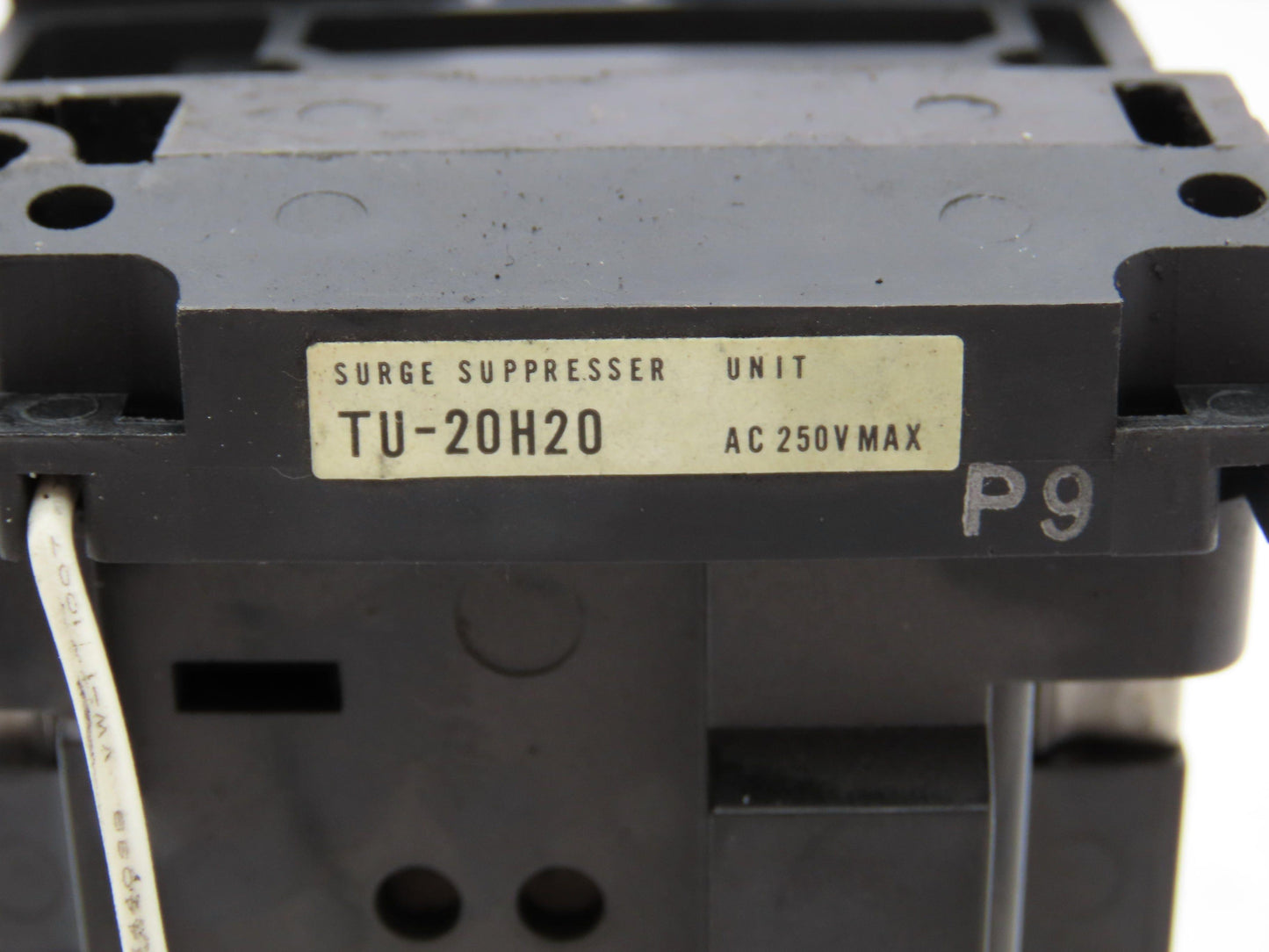 Yaskawa HI-25ETU Magnetic Contactor 250V 50A 200-220V Coil