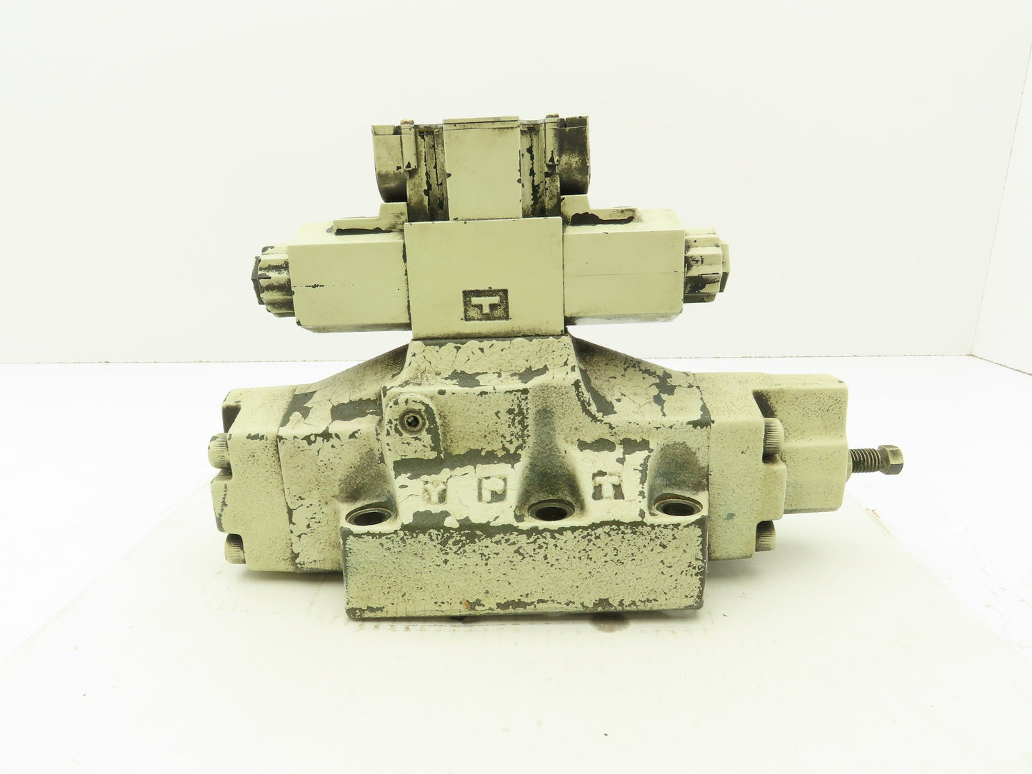 Yuken DSHG-06-3C18-T-RA-D24-51181 Hydraulic Directional Control Solenoid Valve