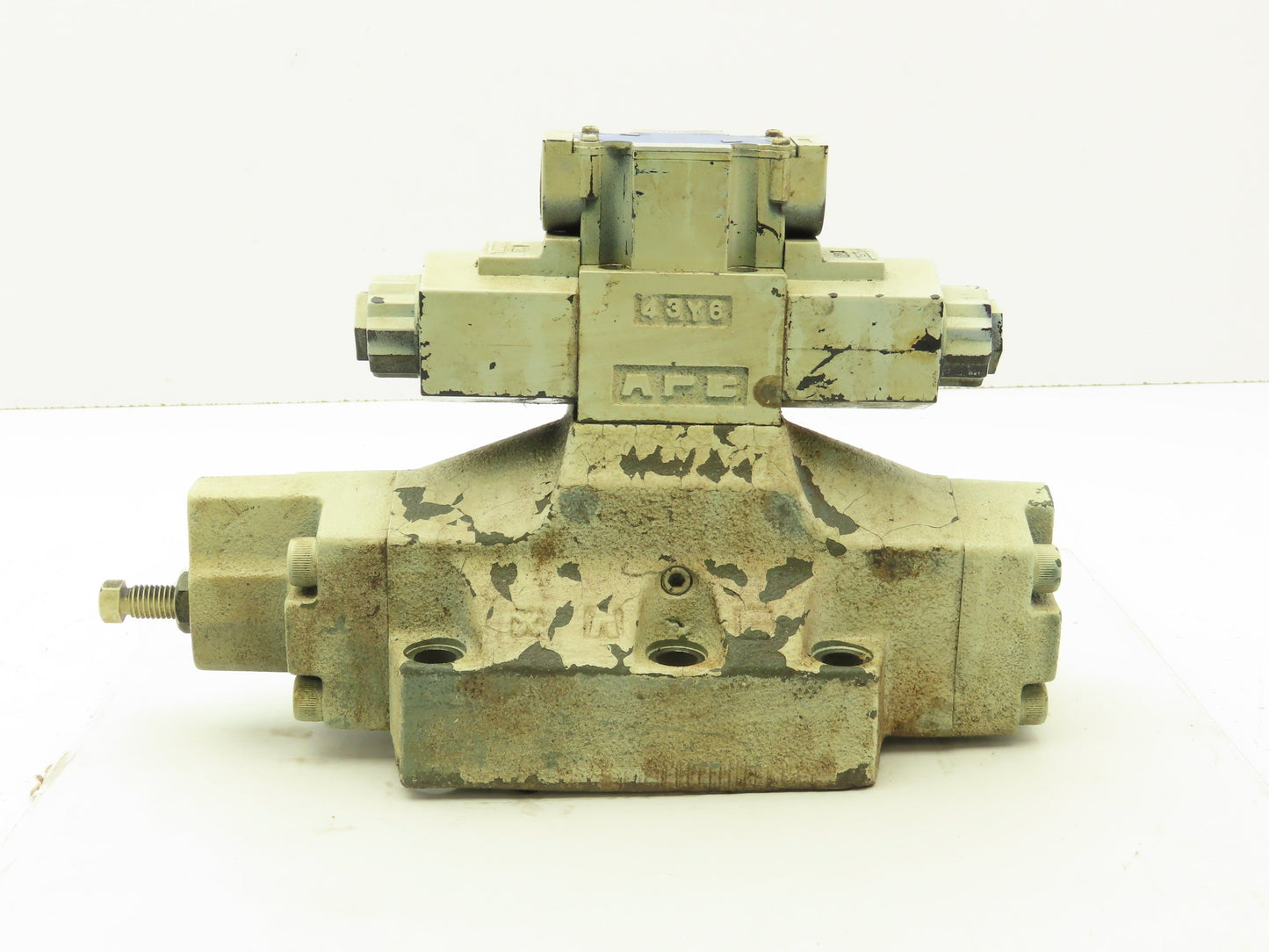 Yuken DSHG-06-3C18-T-RA-D24-51181 Hydraulic Directional Control Solenoid Valve