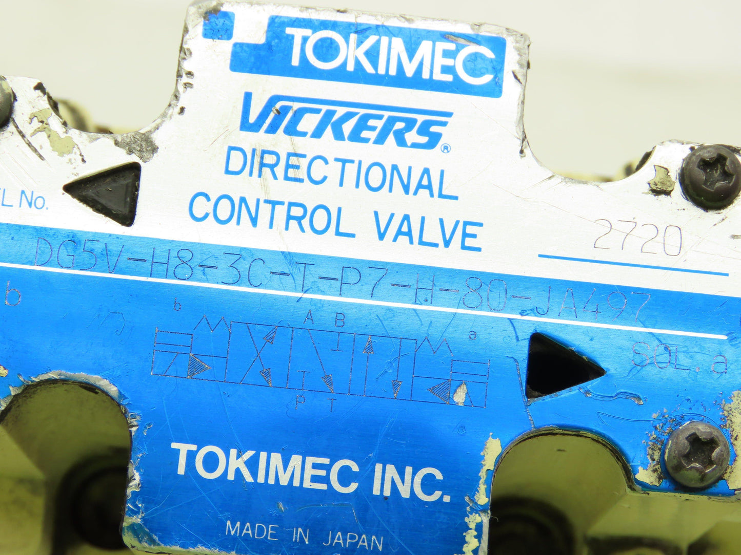 Vickers DG5V-H8-3C-T-P7-H-80-JA497 Directional Control Solenoid Valve 24VDC