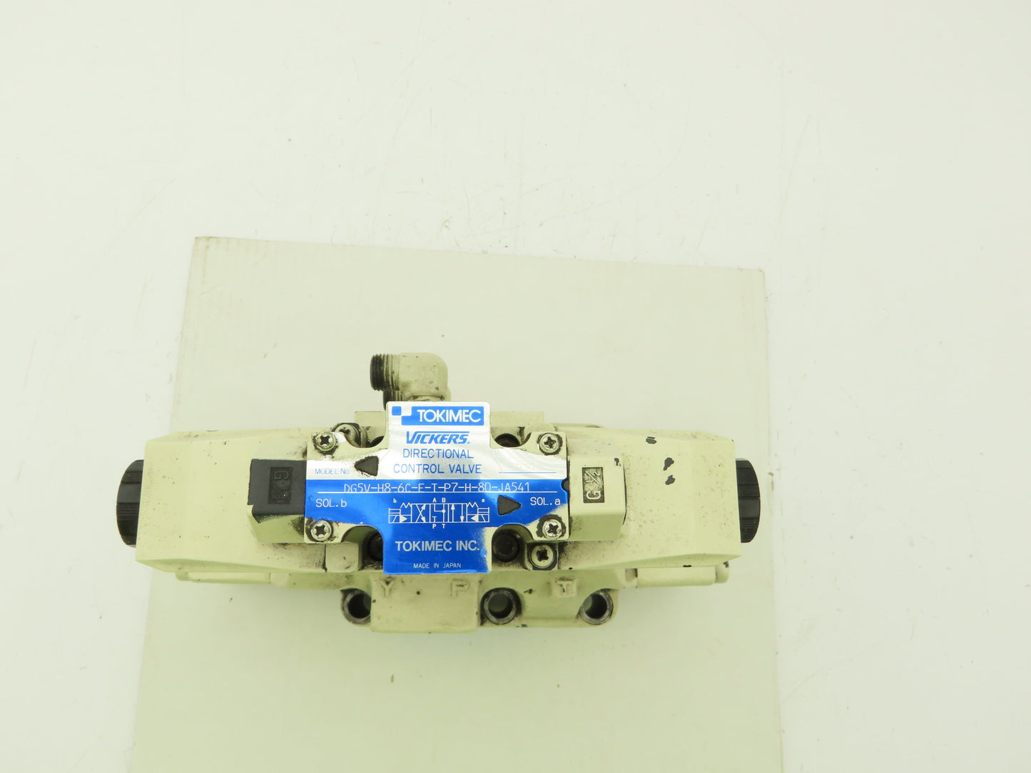 Vickers DG5V-H8-6C-E-T-P7-H-80-JA541 Directional Control Solenoid Valve 24VDC