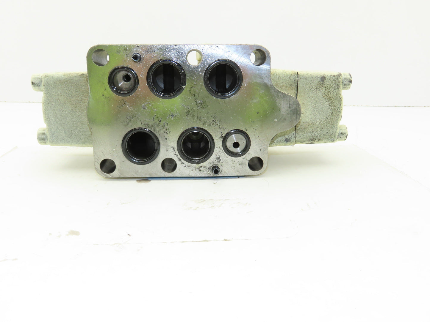 Vickers DG5V-H8-6C-E-T-P7-H-80-JA541 Directional Control Solenoid Valve 24VDC