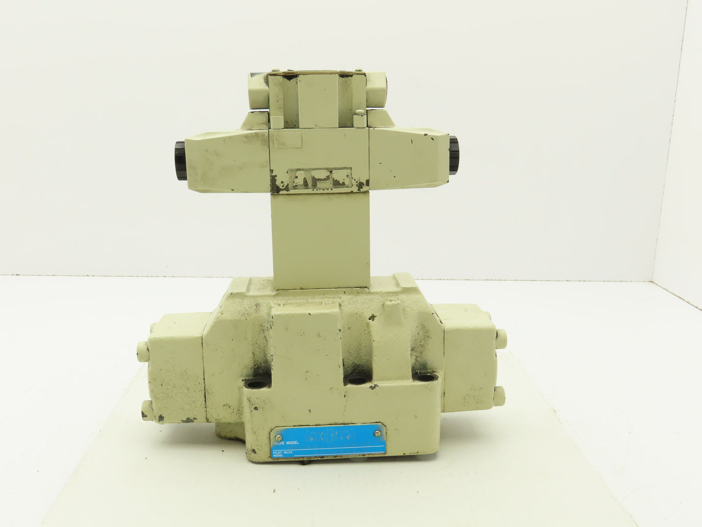 Vickers DG5V-H8-6C-E-T-P7-H-80-JA541 Directional Control Solenoid Valve 24VDC