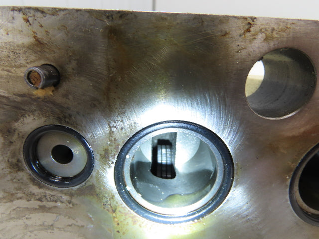 Vickers DG5S-10-3C-T-P7-H-80-JA503-M Directional Control Solenoid Valve 24VDC