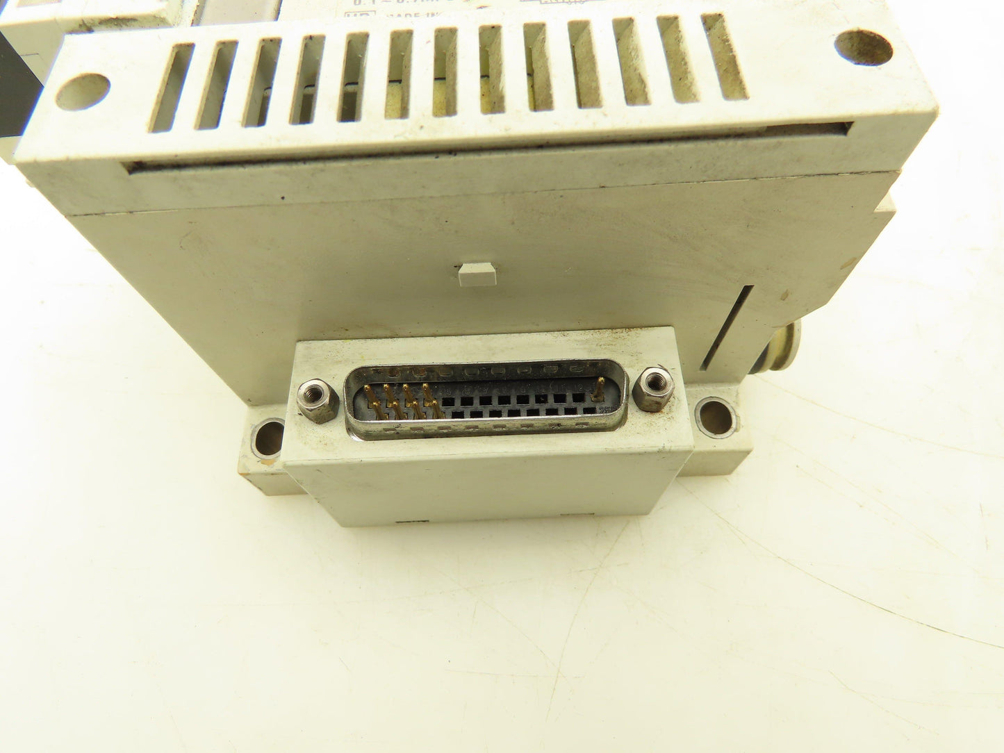 SMC VQ2100N-5 Pneumatic 4-Station Manifold 5/2 Solenoid Valves 24VDC