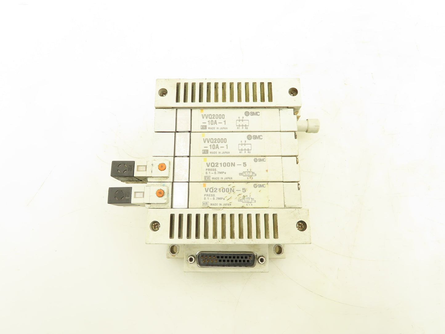 SMC VQ2100N-5 Pneumatic 4-Station Manifold 5/2 Solenoid Valves 24VDC