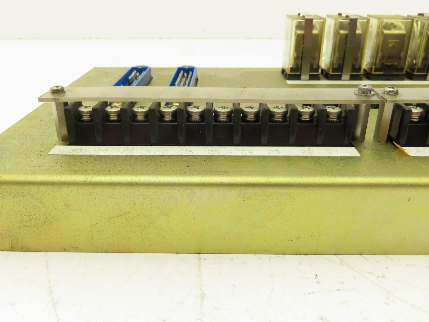 Yaskawa JZNC-RU19 Relay Board CNC PLC Rack