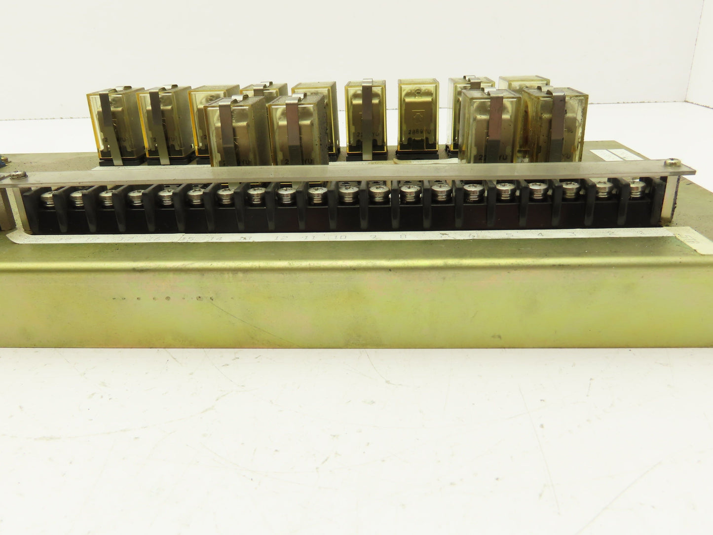 Yaskawa JZNC-RU19 Relay Board CNC PLC Rack