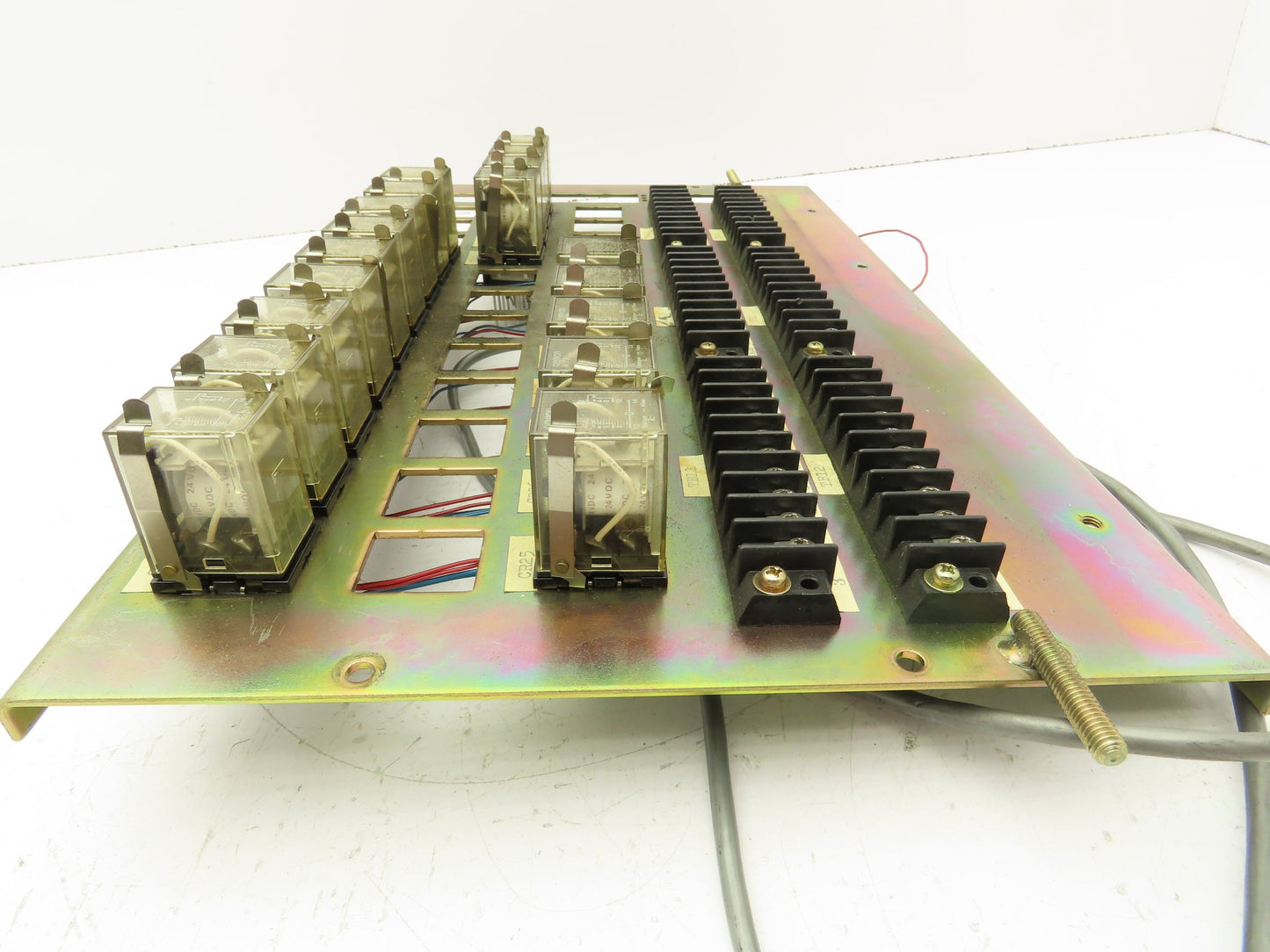 Yaskawa Relay Board CNC PLC Rack 18 MY2 Relays